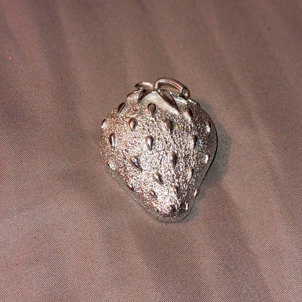 VINTAGE SARAH COVENTRY 'STRAWBERRY ICE" Silver-tone Signed Pin Brooch